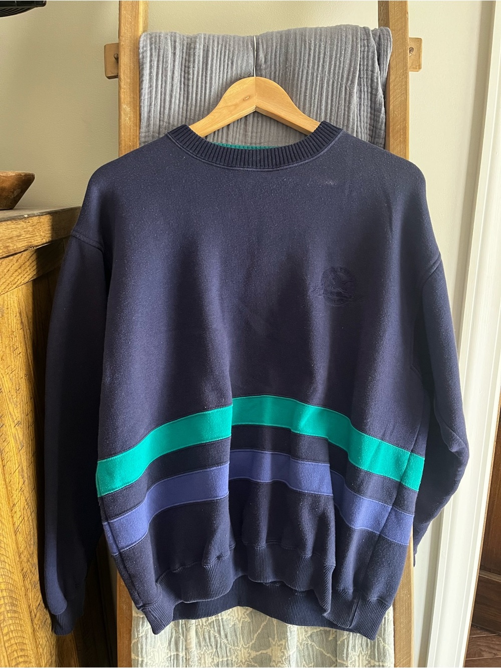 Vintage Eddie Bauer crewneck sweatshirt size medium
